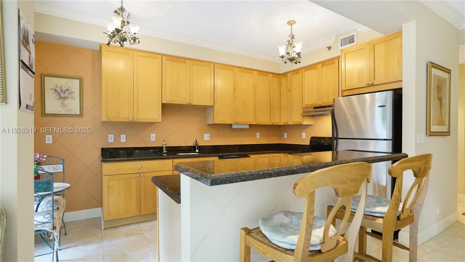 3600 Mystic Pointe Dr # 115