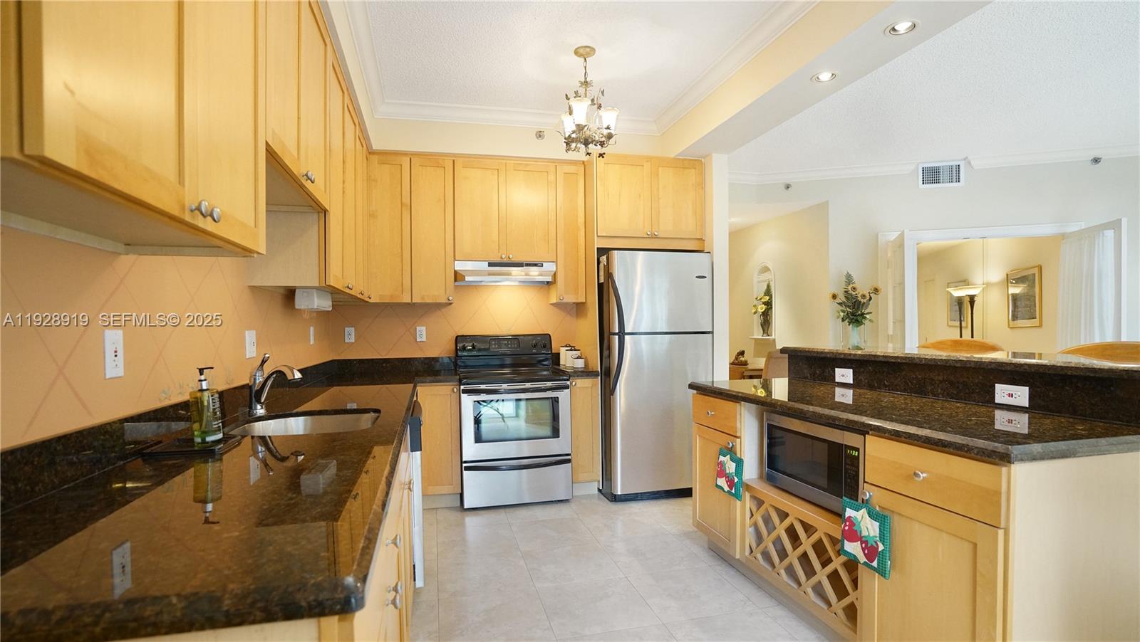 3600 Mystic Pointe Dr # 115