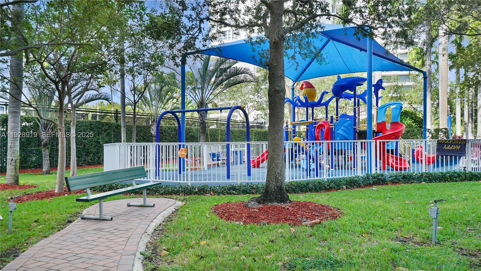 3600 Mystic Pointe Dr # 115