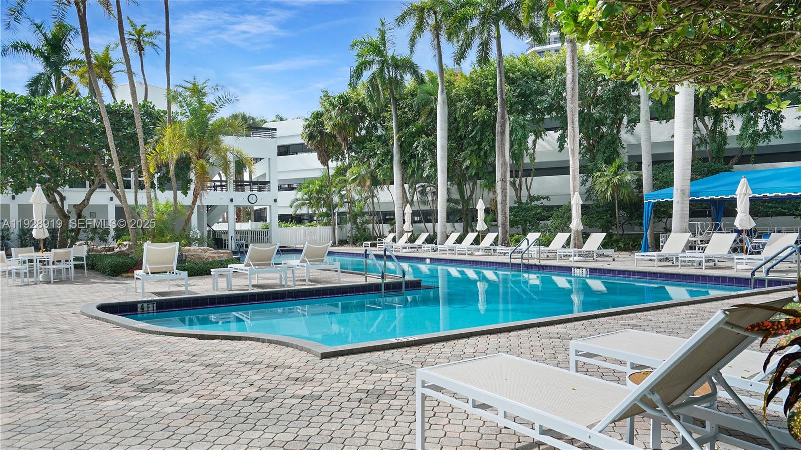 3600 Mystic Pointe Dr # 115