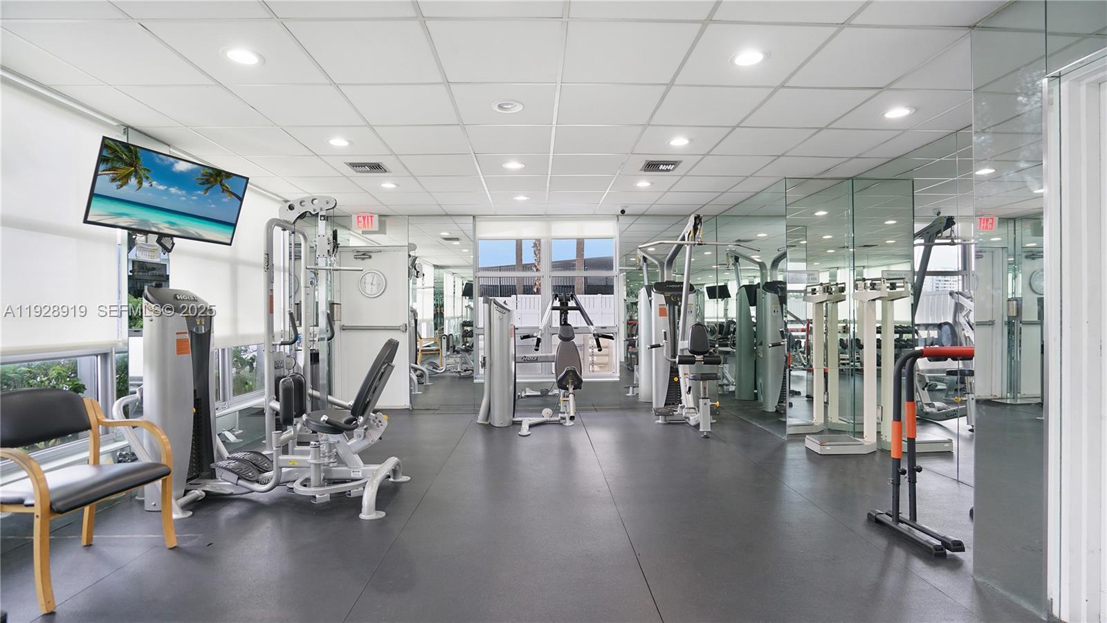 3600 Mystic Pointe Dr # 115