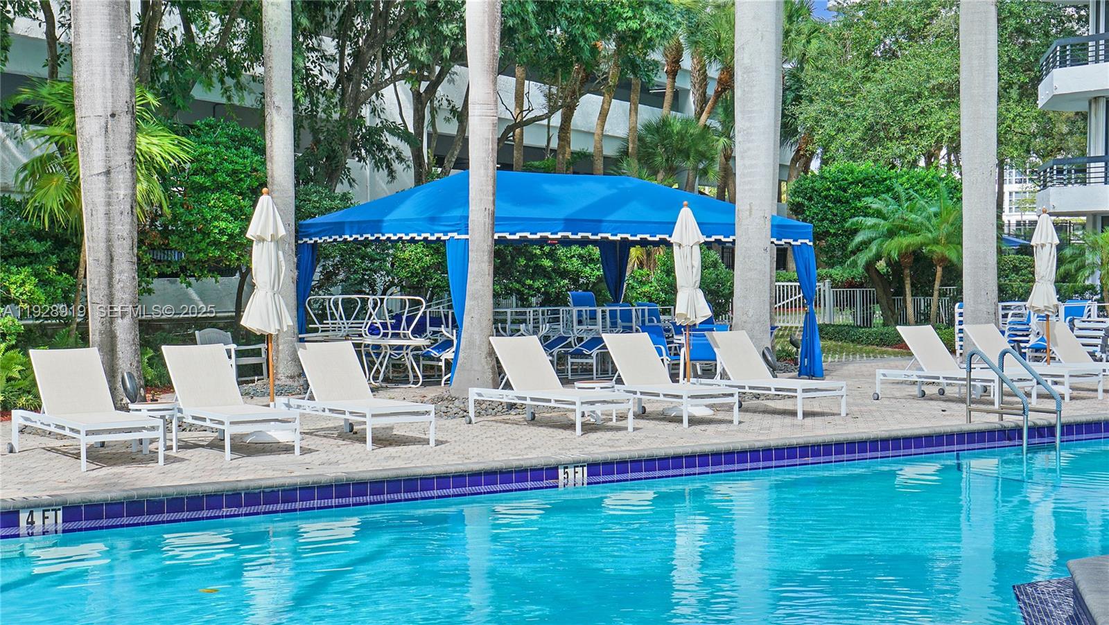 3600 Mystic Pointe Dr # 115