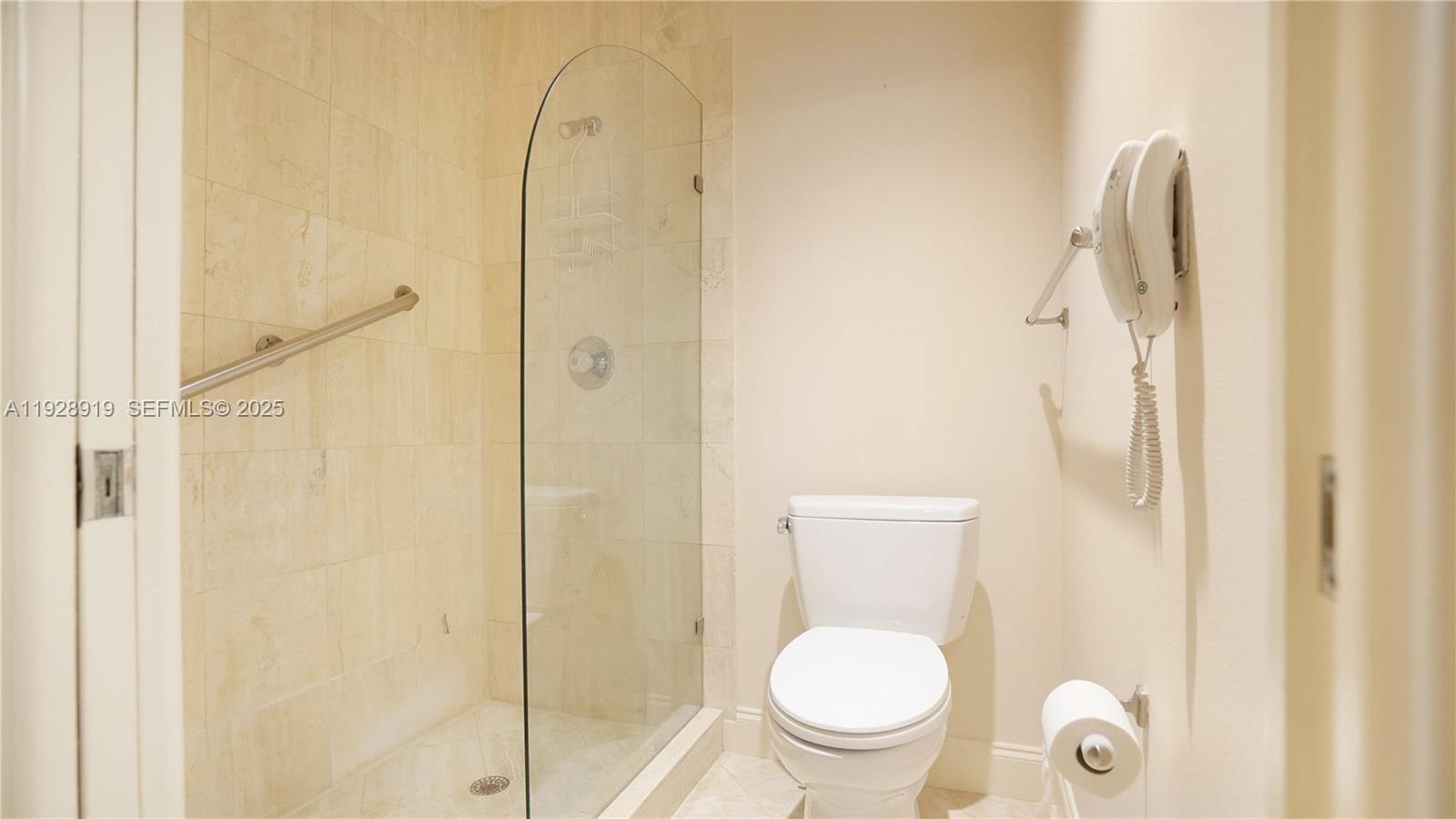 3600 Mystic Pointe Dr # 115