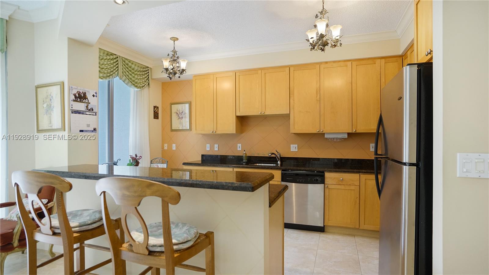 3600 Mystic Pointe Dr # 115