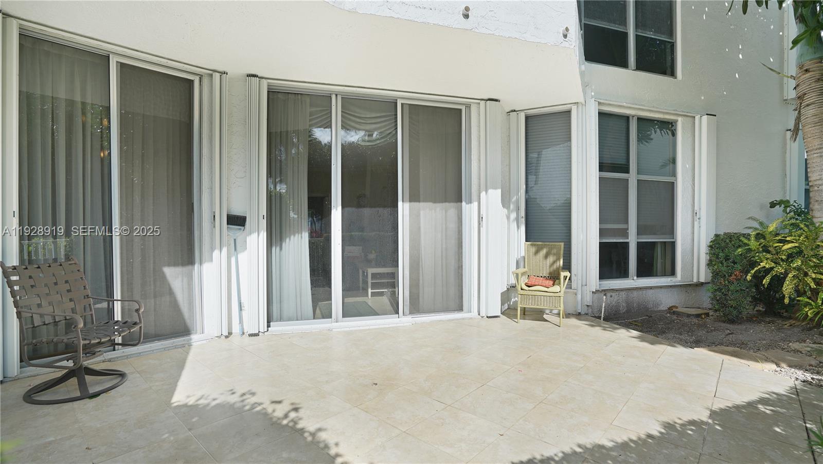 3600 Mystic Pointe Dr # 115