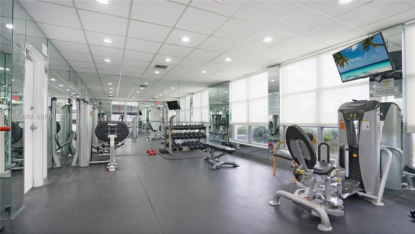 3600 Mystic Pointe Dr # 115