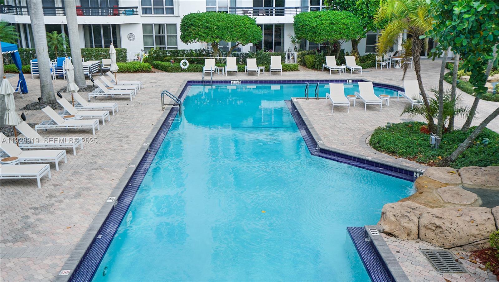 3600 Mystic Pointe Dr # 115