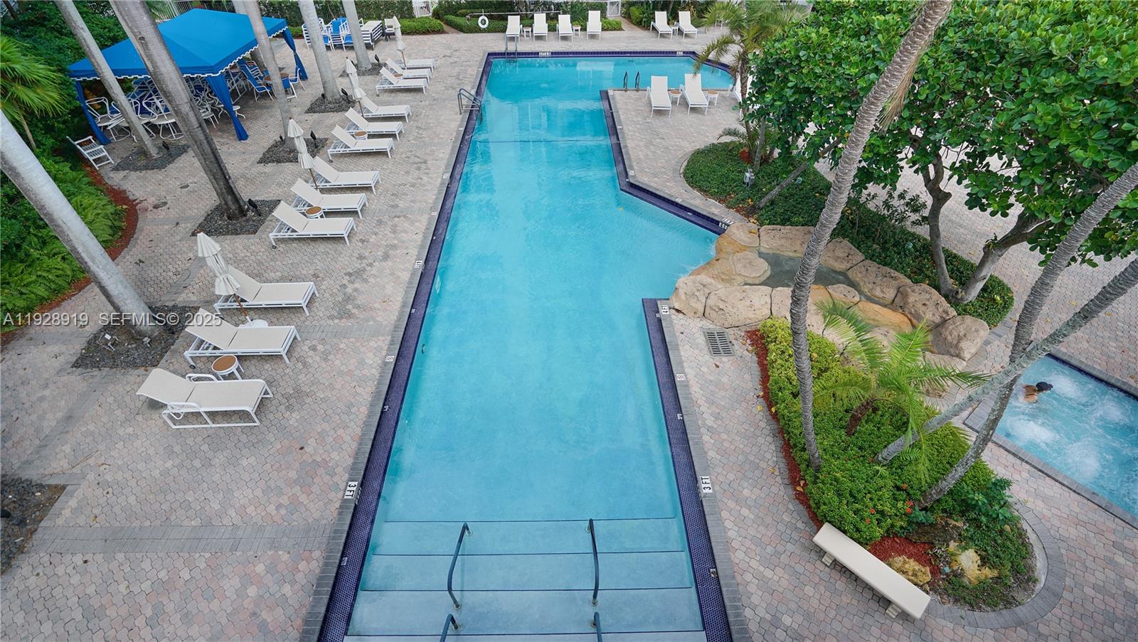 3600 Mystic Pointe Dr # 115