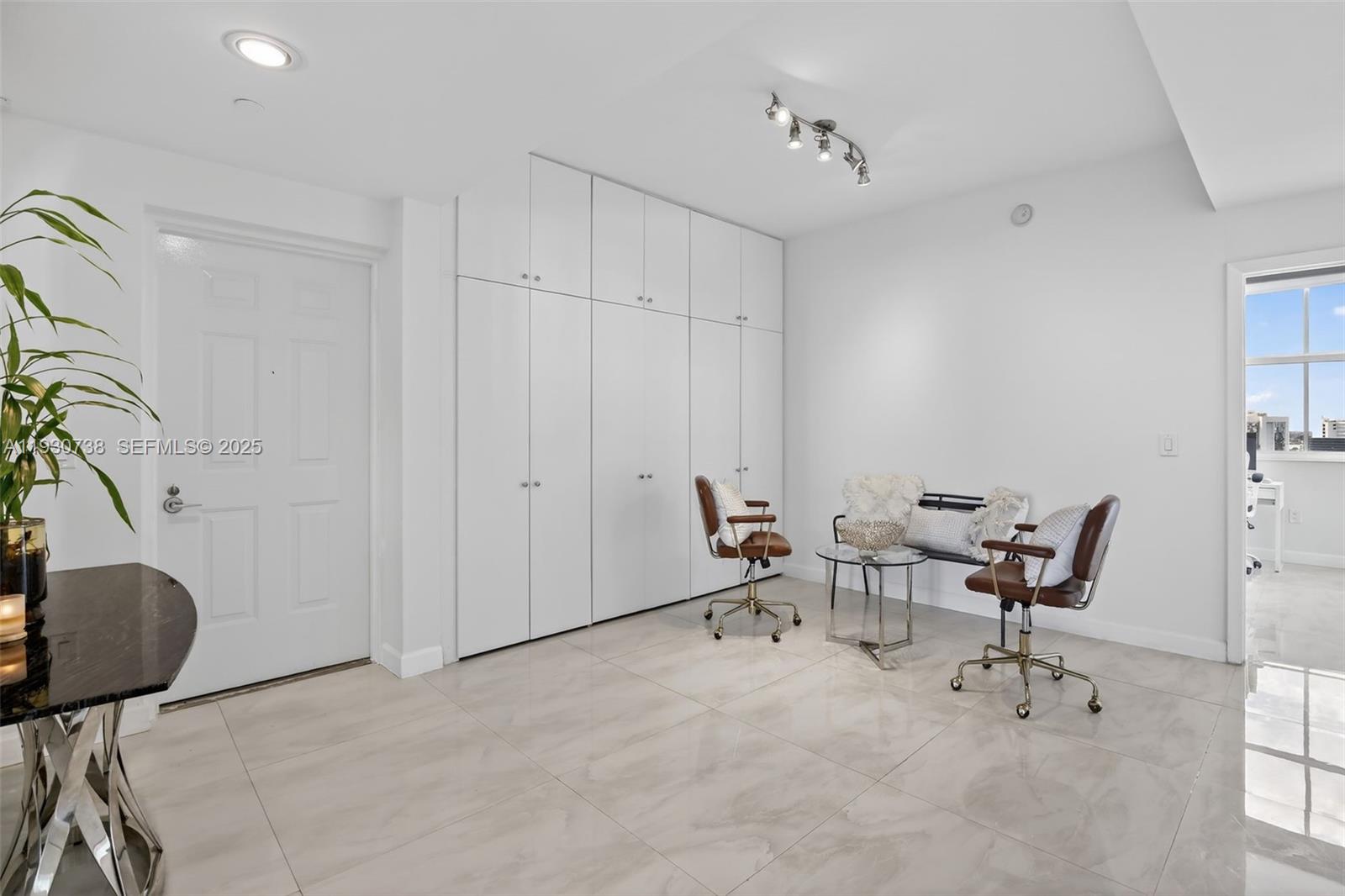 3340 NE 190th St # 1101