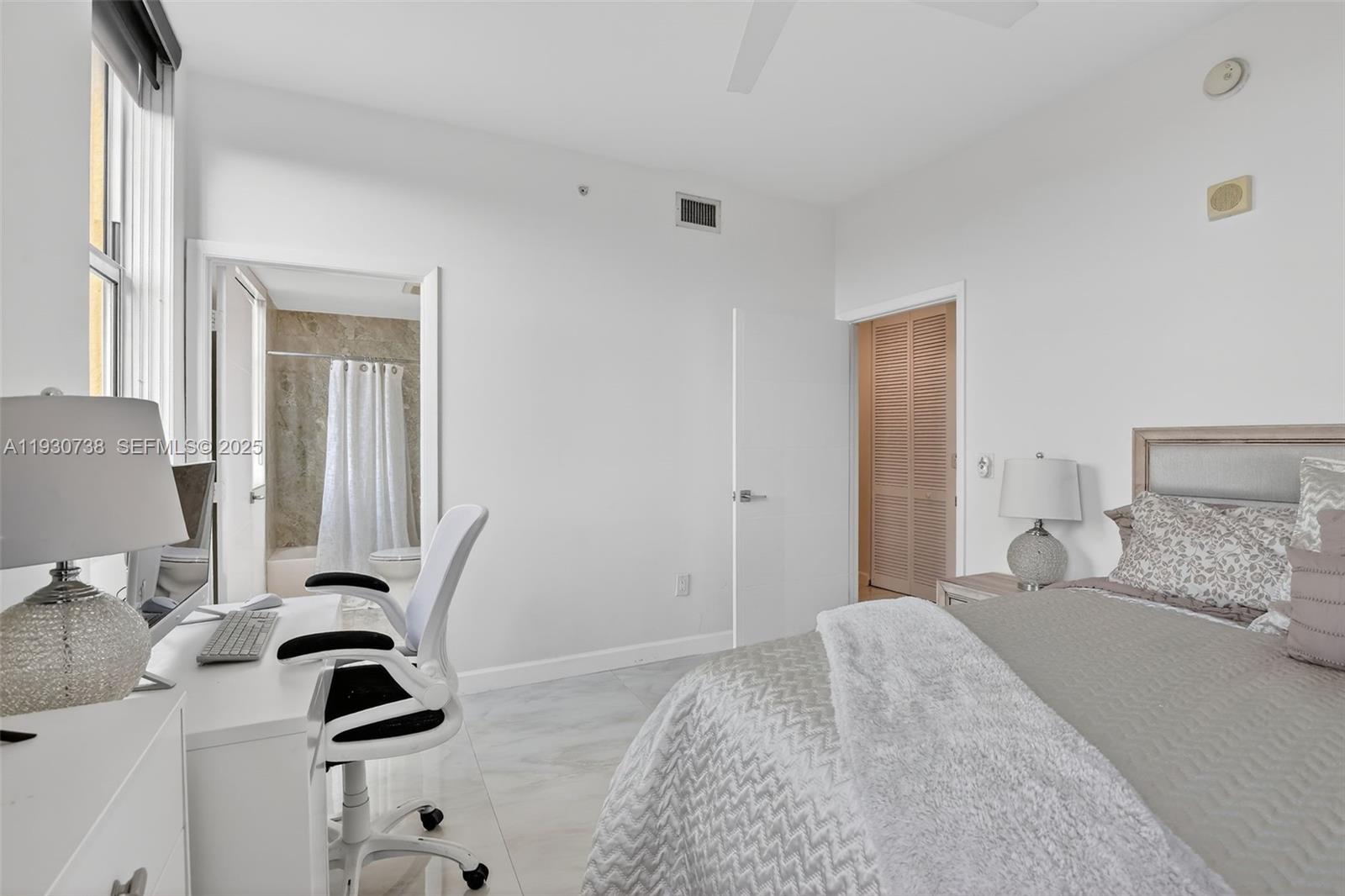 3340 NE 190th St # 1101