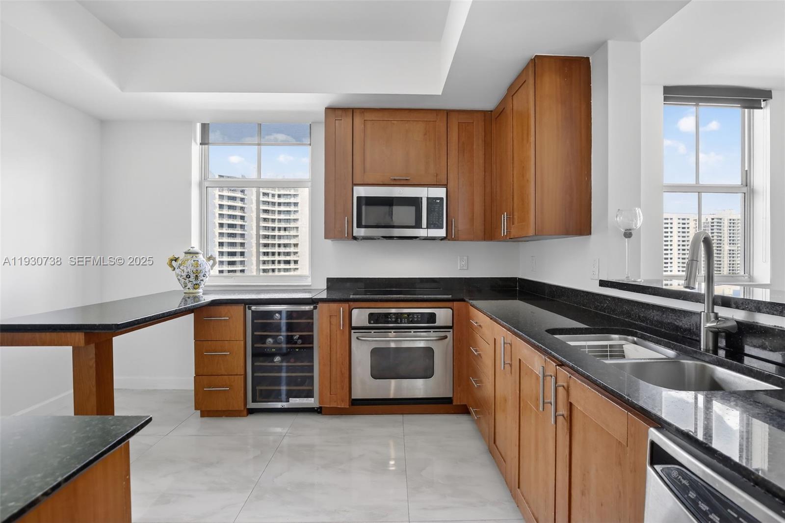 3340 NE 190th St # 1101