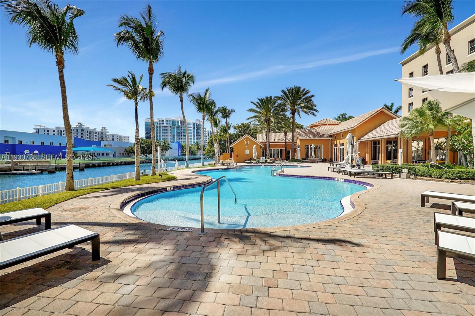 3340 NE 190th St # 1101