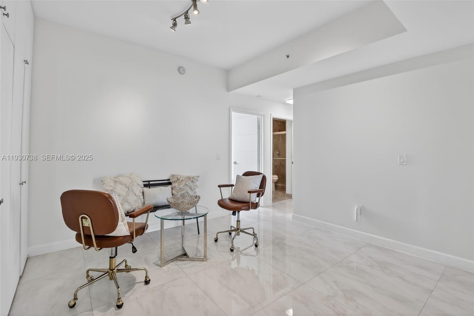 3340 NE 190th St # 1101