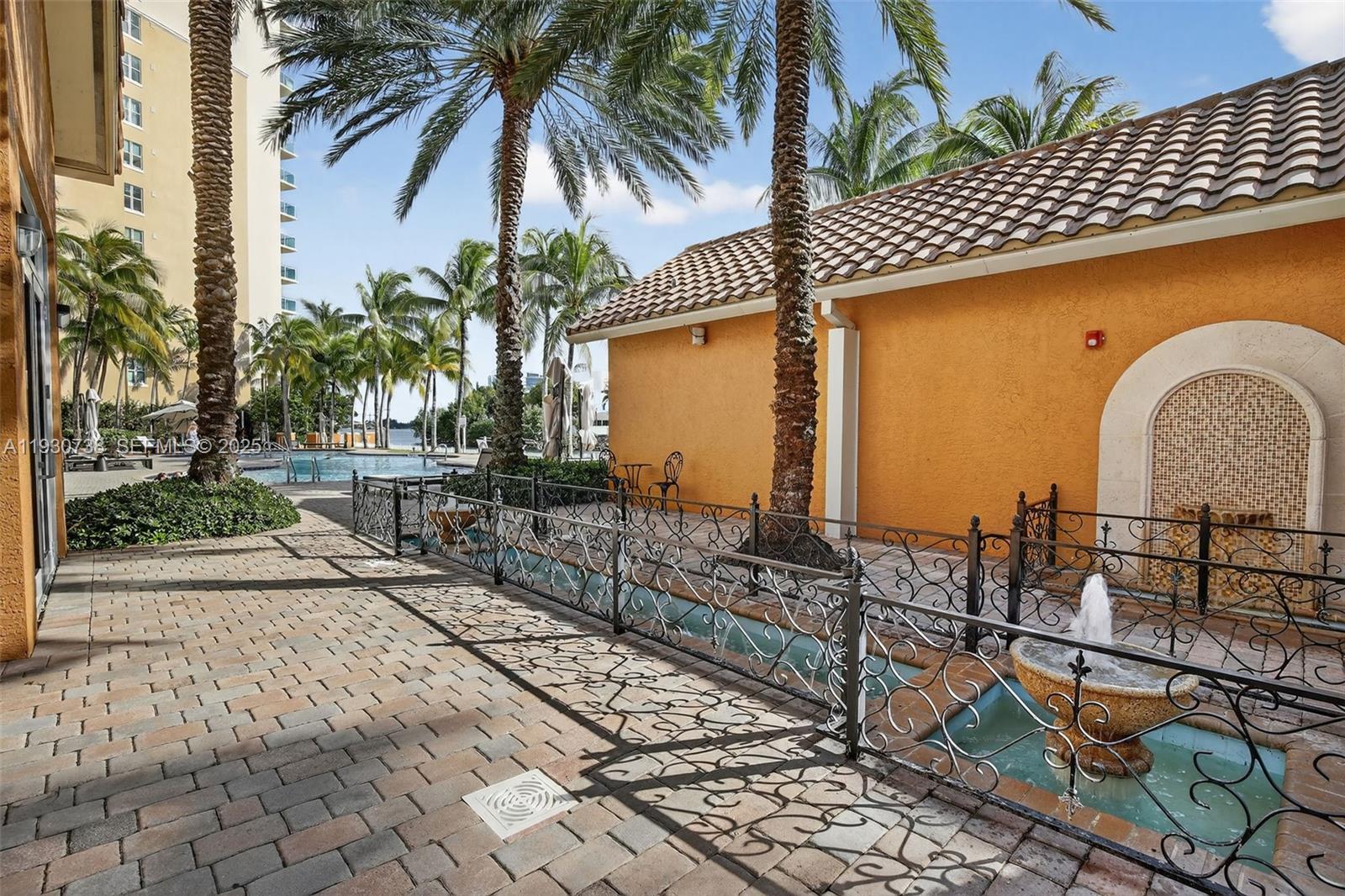 3340 NE 190th St # 1101