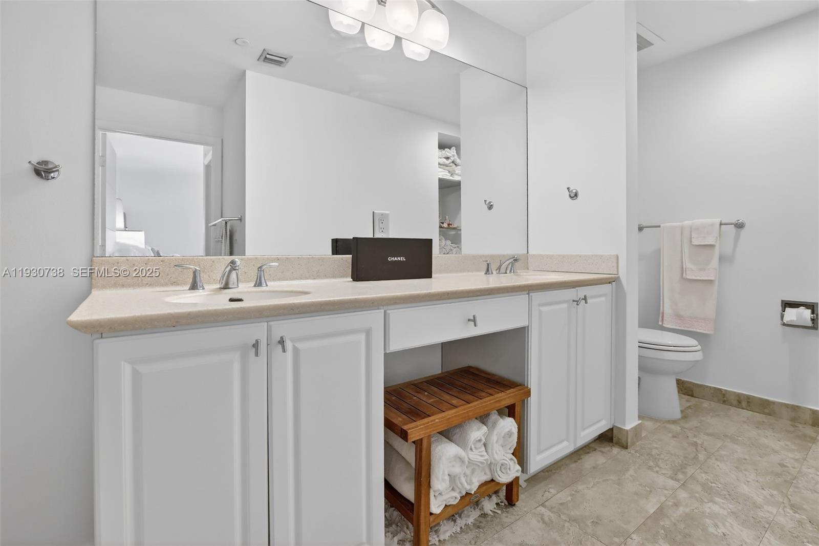 3340 NE 190th St # 1101