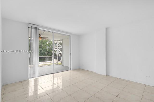 3660 NE 166th St # 114