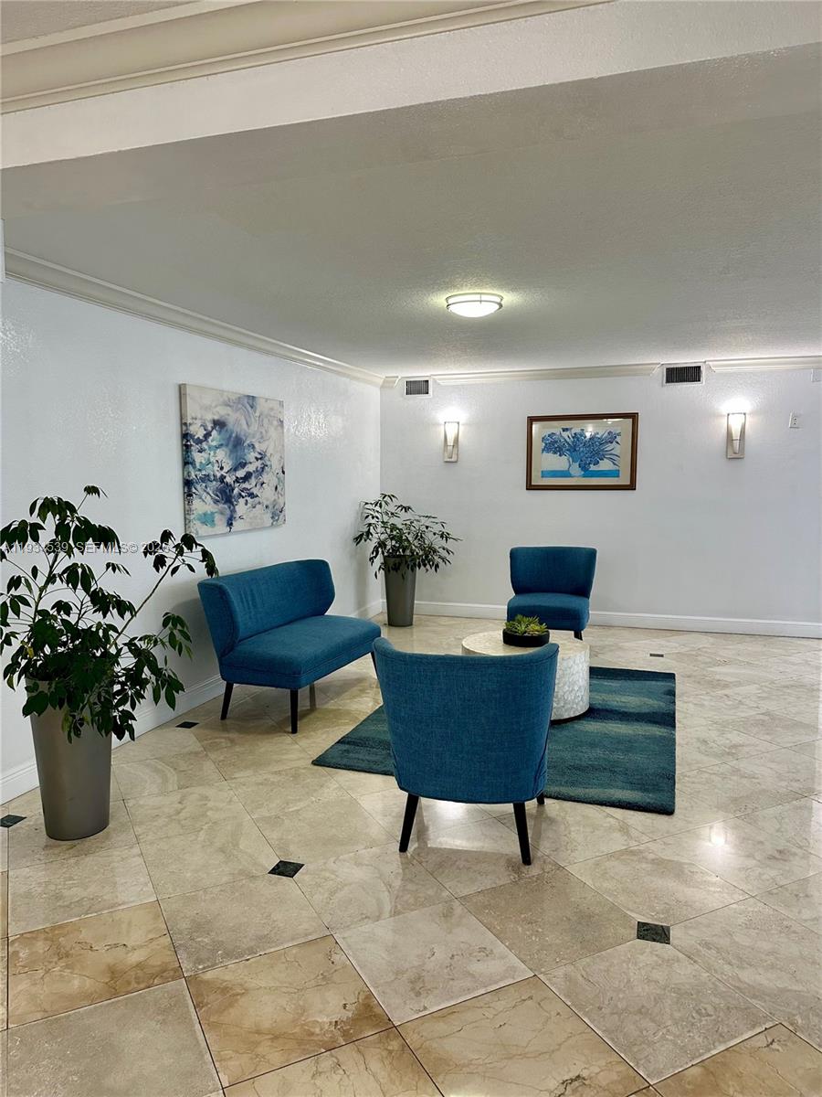 1000 Parkview Dr # 107