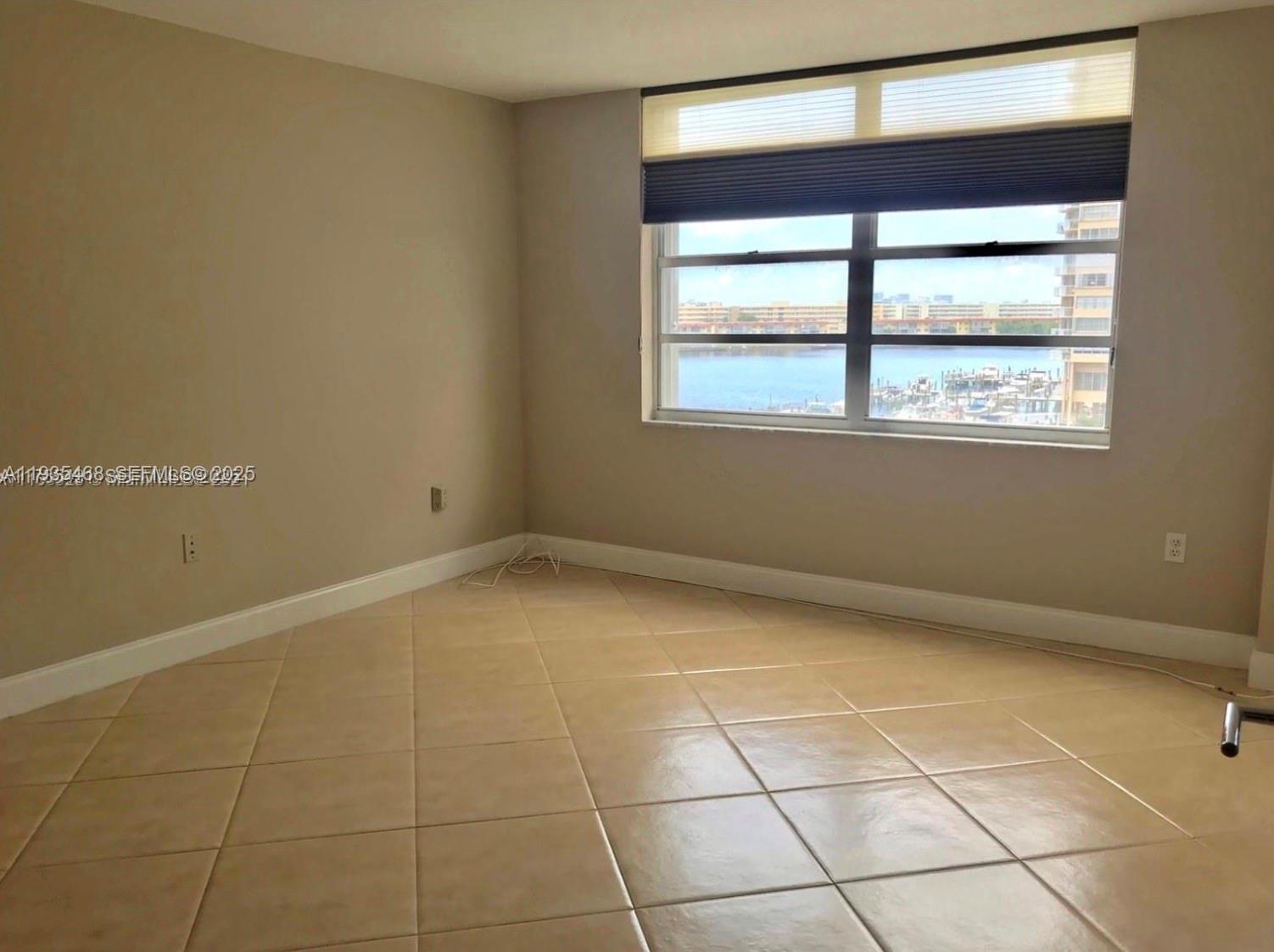 2780 NE 183rd St # 514