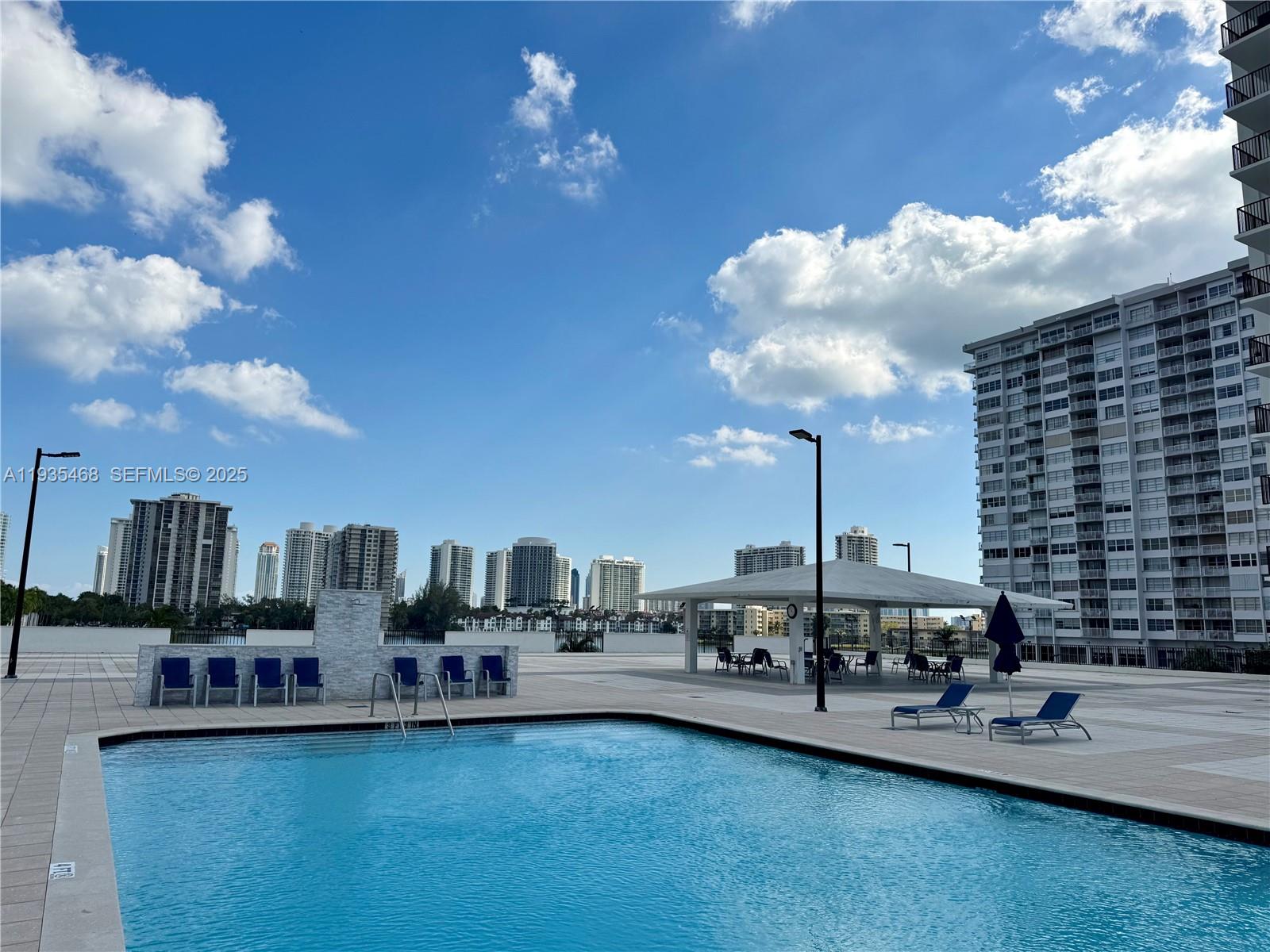 2780 NE 183rd St # 514