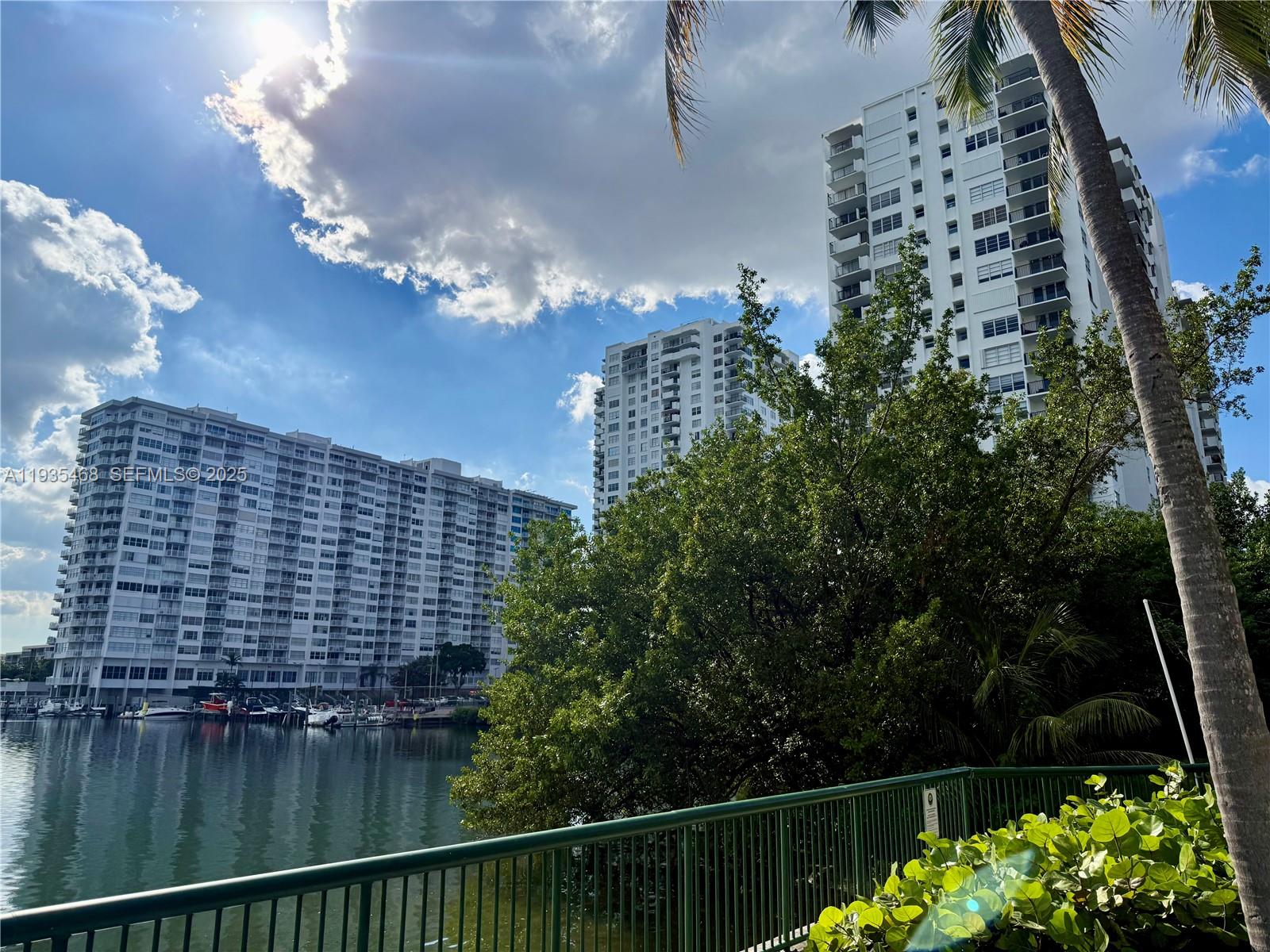 2780 NE 183rd St # 514