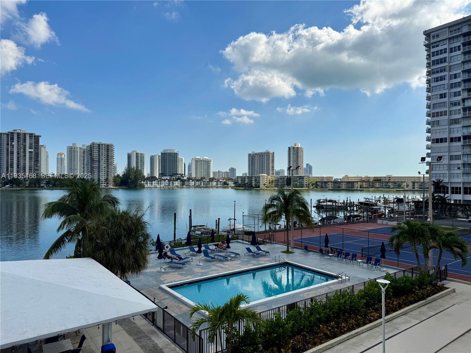 2780 NE 183rd St # 514