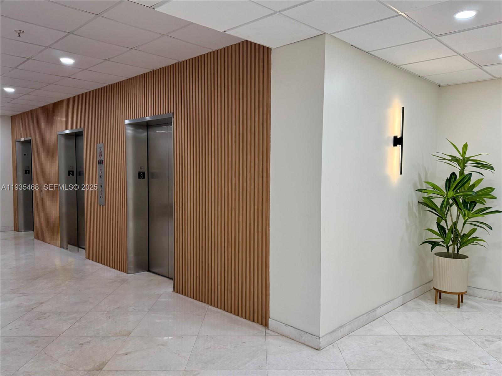 2780 NE 183rd St # 514