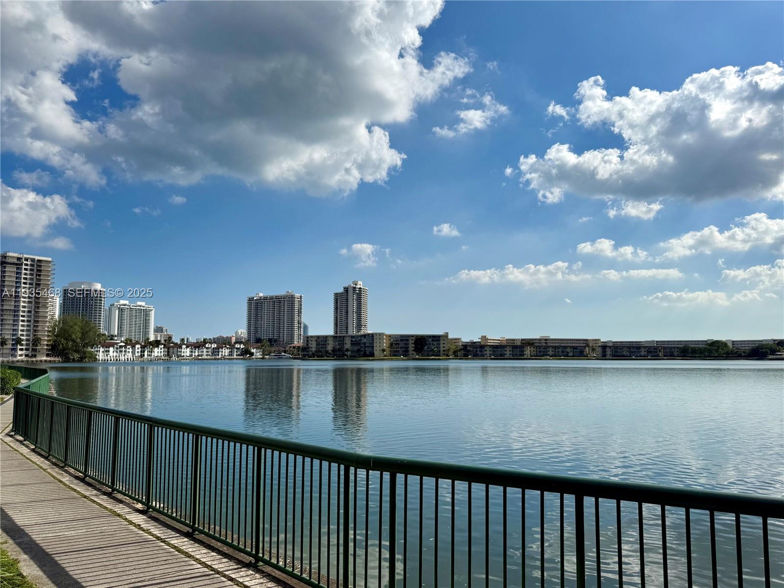 2780 NE 183rd St # 514