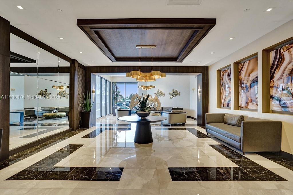 20505 E Country Club Dr # 833