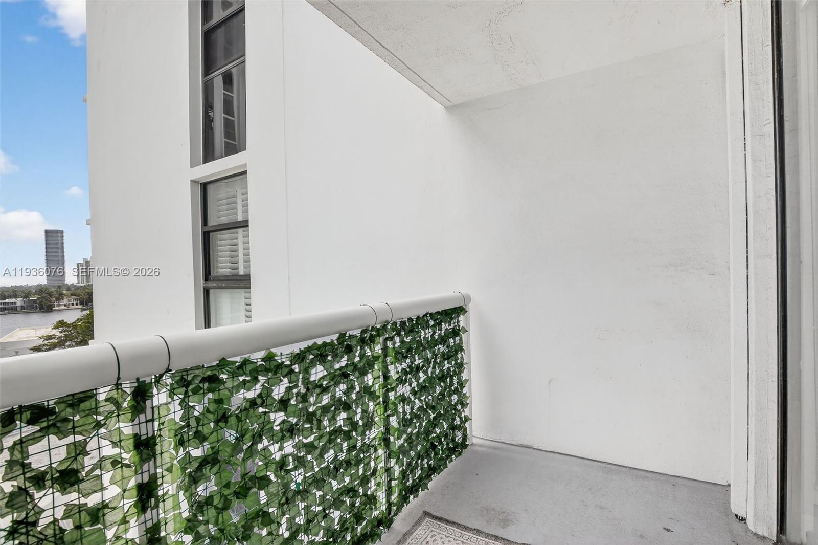 20505 E Country Club Dr # 833