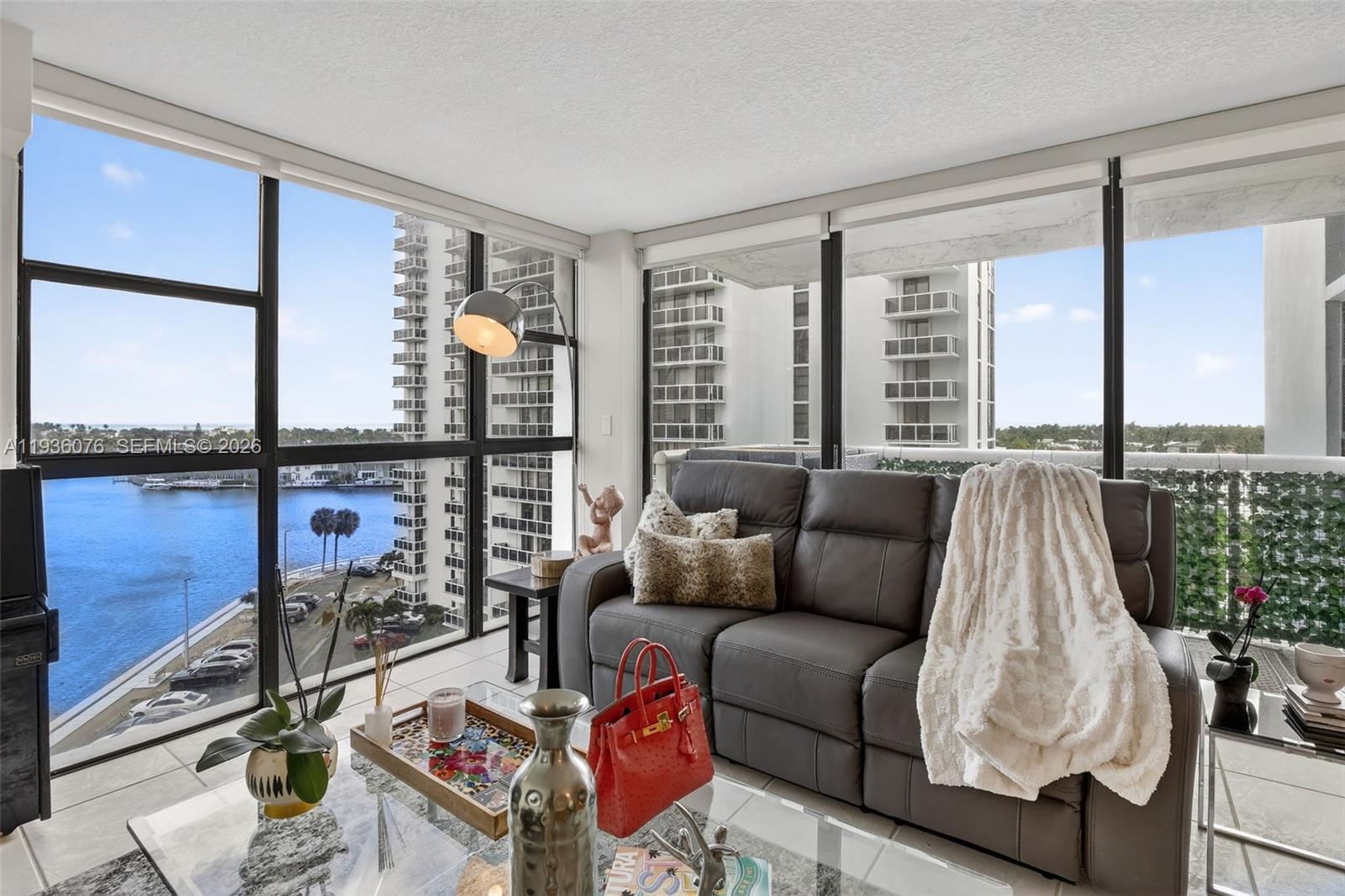 20505 E Country Club Dr # 833