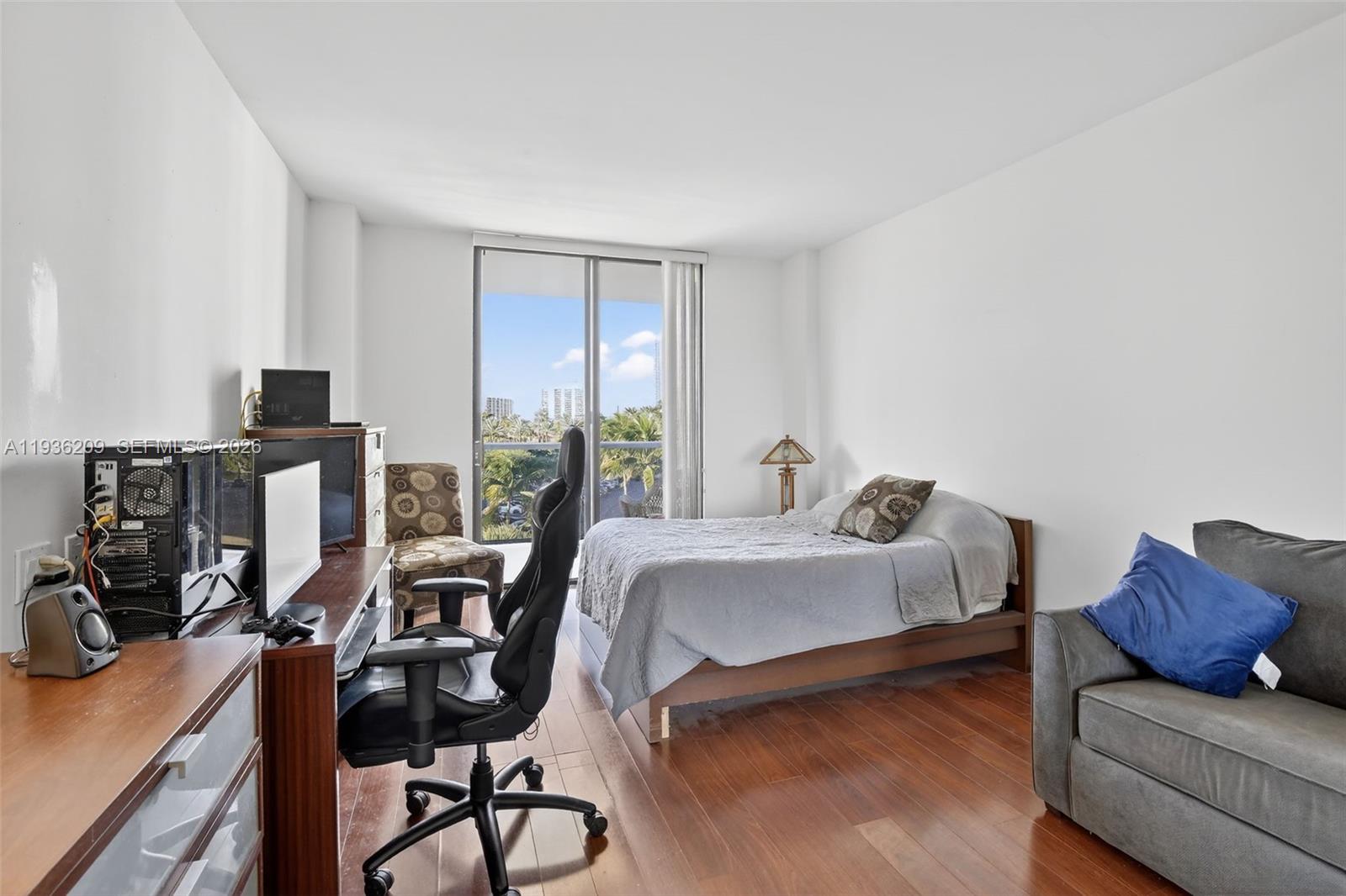 20281 E Country Club Dr # 201