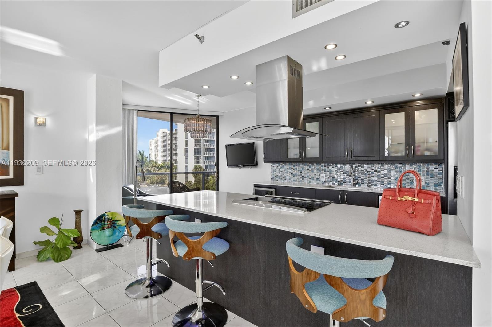 20281 E Country Club Dr # 201