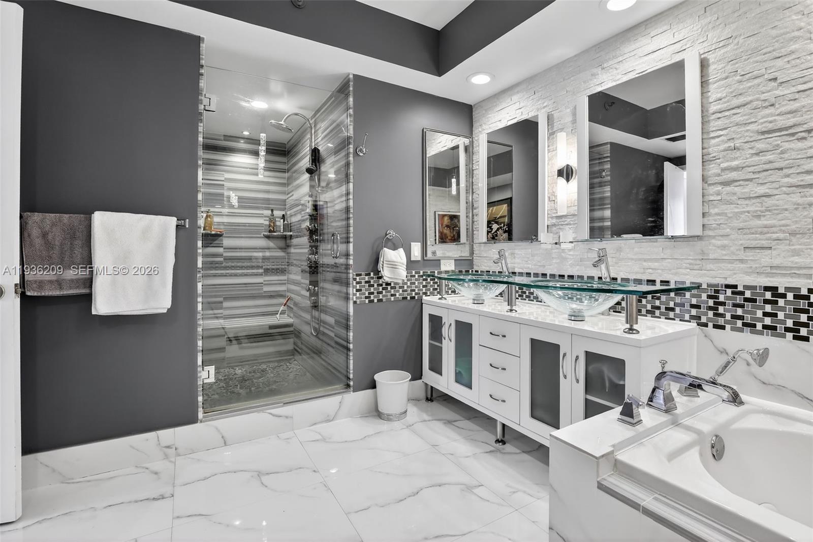 20281 E Country Club Dr # 201