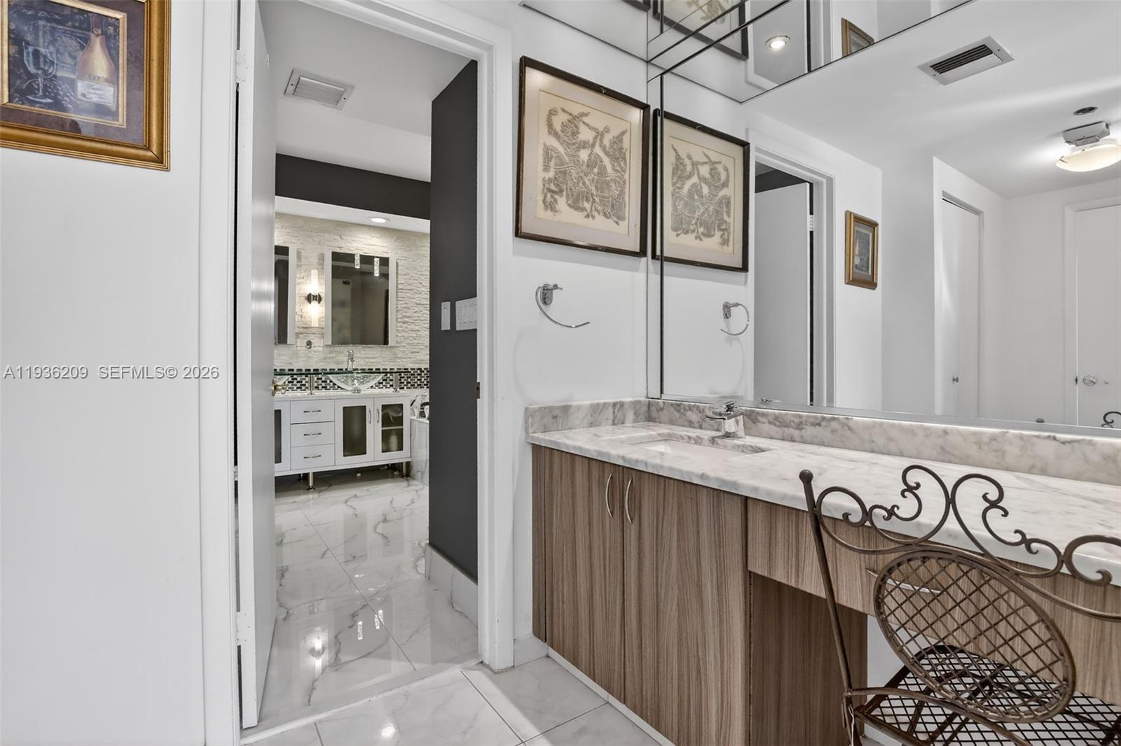 20281 E Country Club Dr # 201