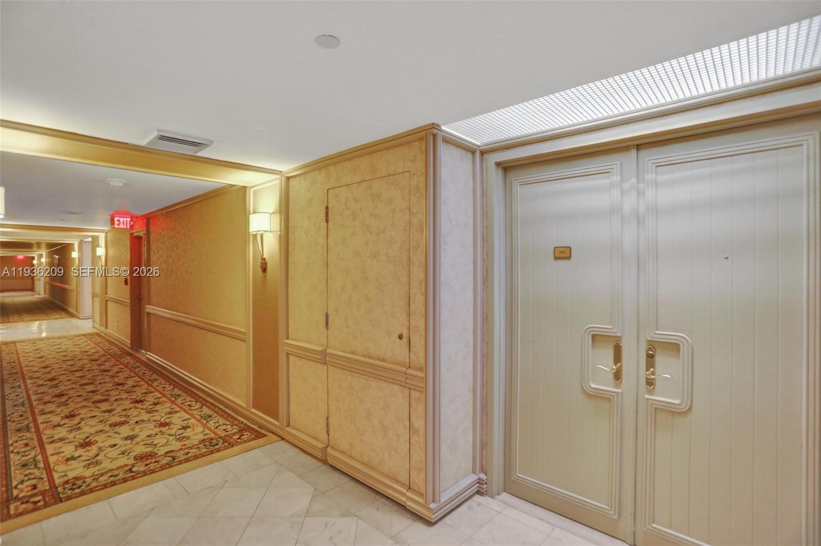 20281 E Country Club Dr # 201