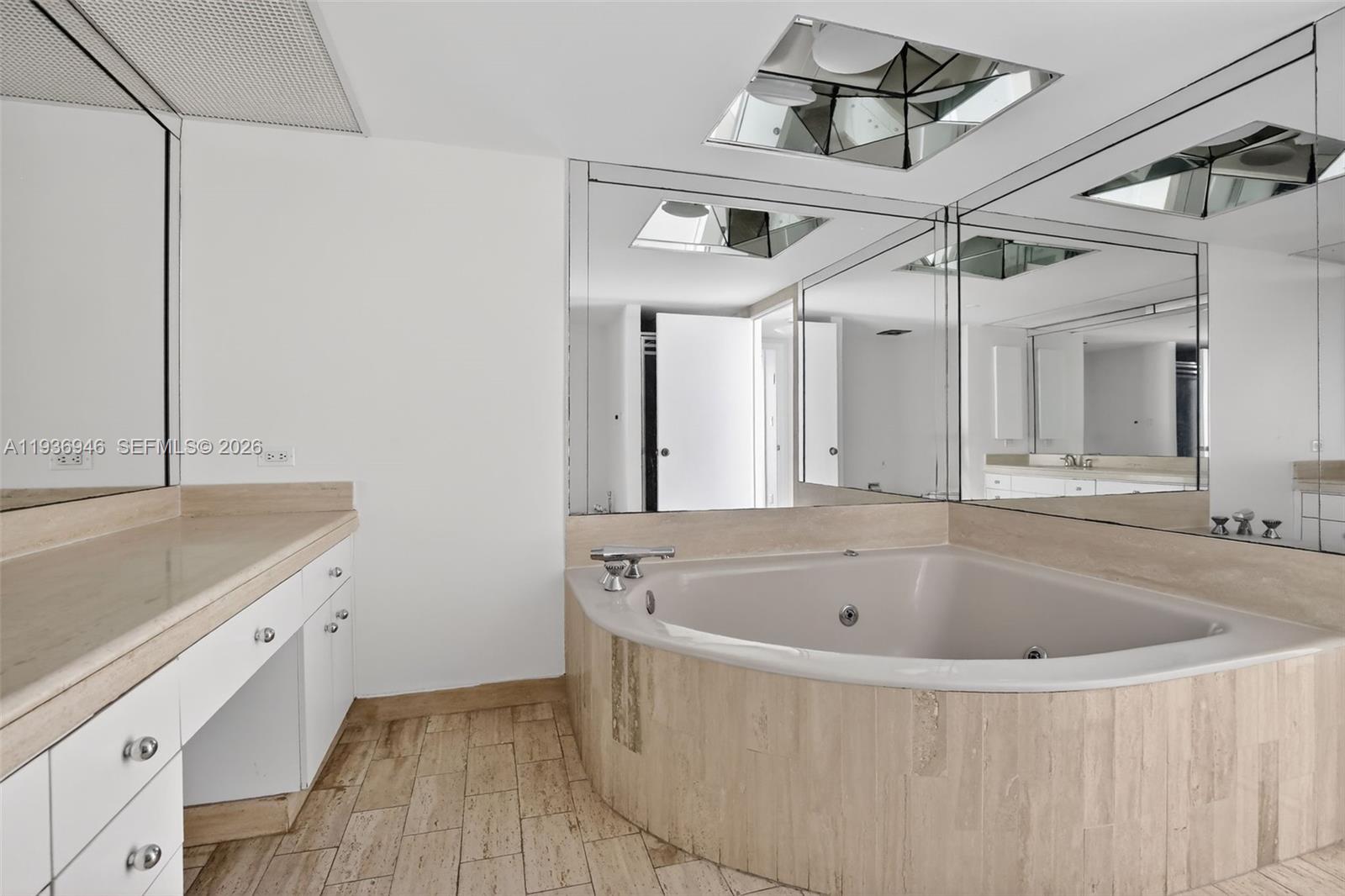 19707 Turnberry Way # 7F