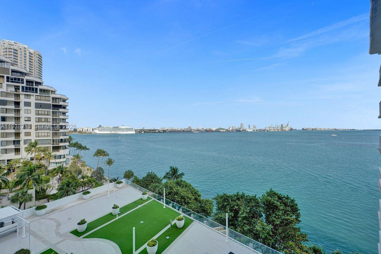 770 SE Claughton Island Dr # 813