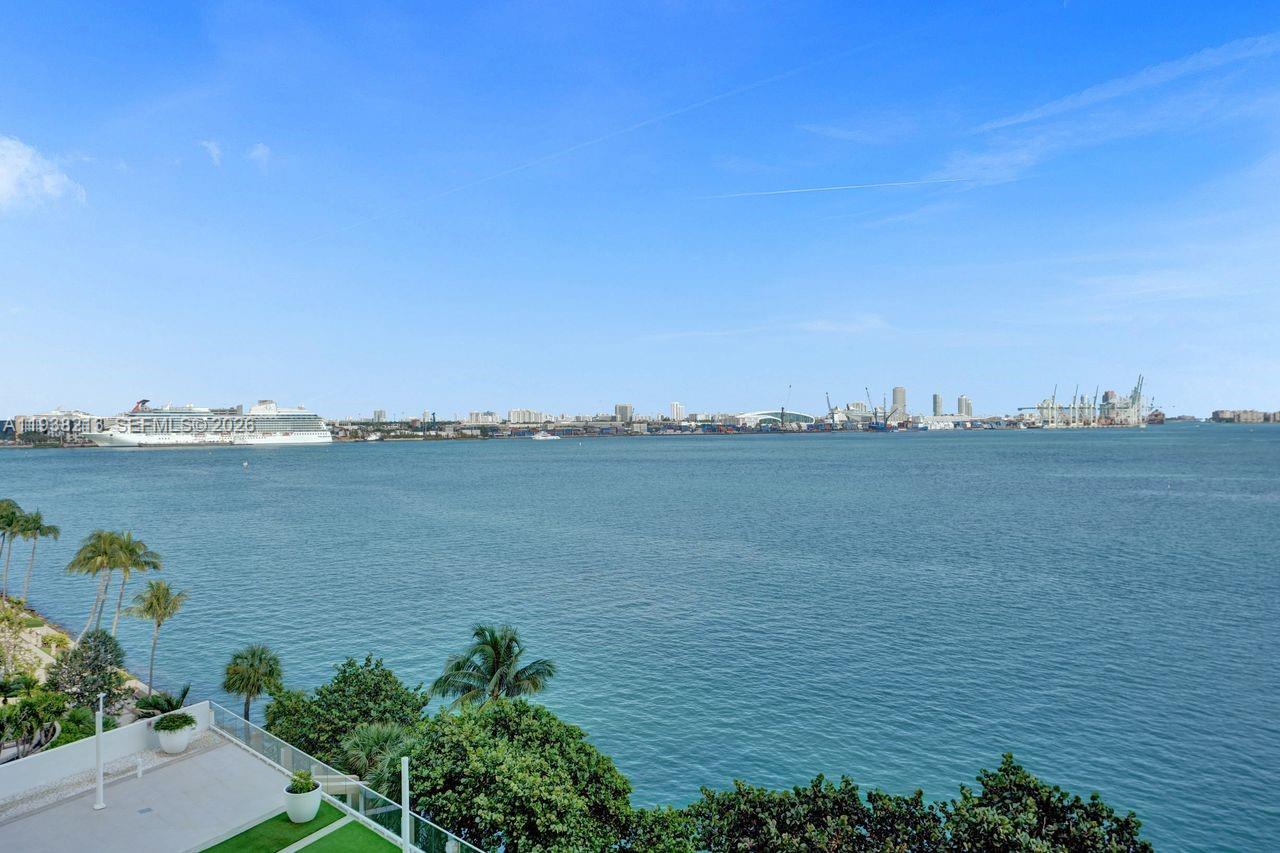 770 SE Claughton Island Dr # 813