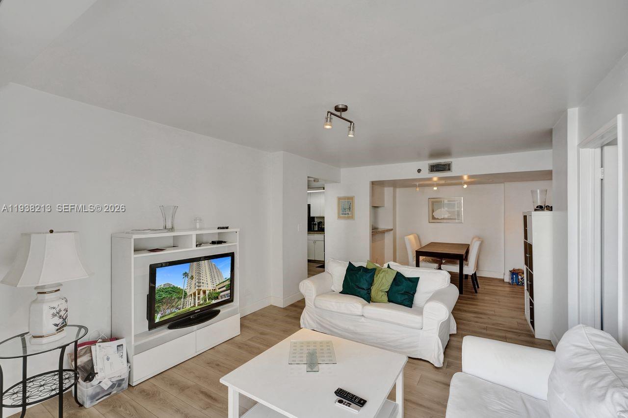 770 SE Claughton Island Dr # 813