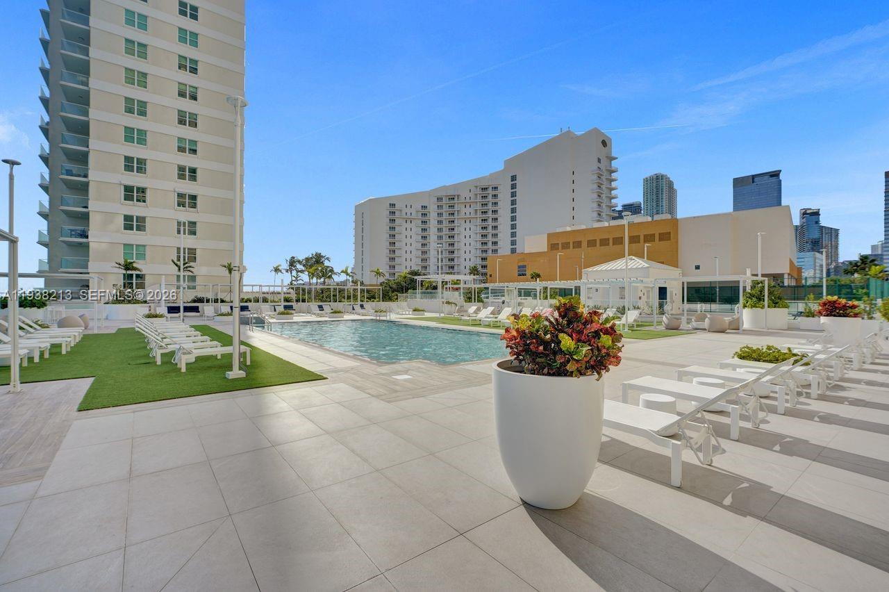 770 SE Claughton Island Dr # 813