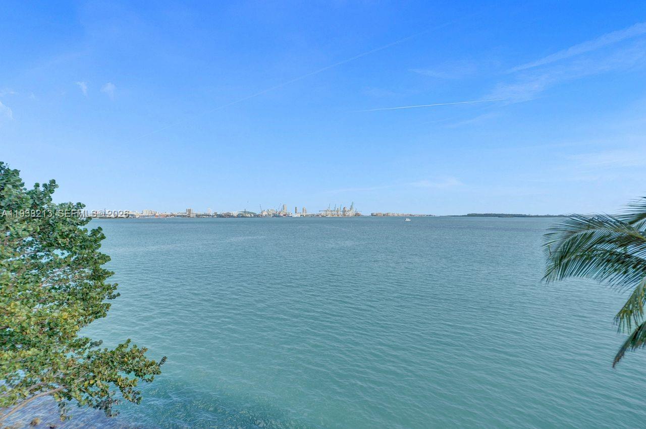 770 SE Claughton Island Dr # 813