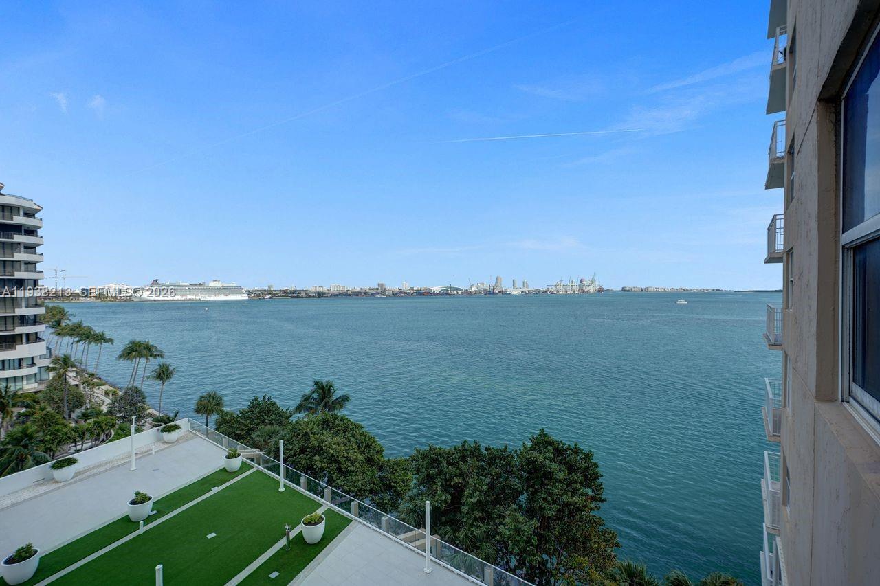 770 SE Claughton Island Dr # 813