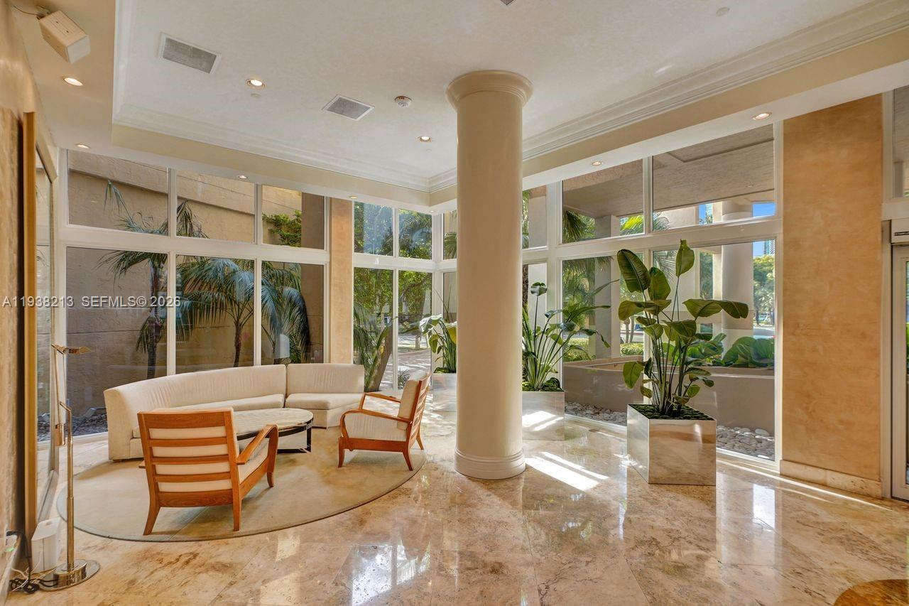 770 SE Claughton Island Dr # 813