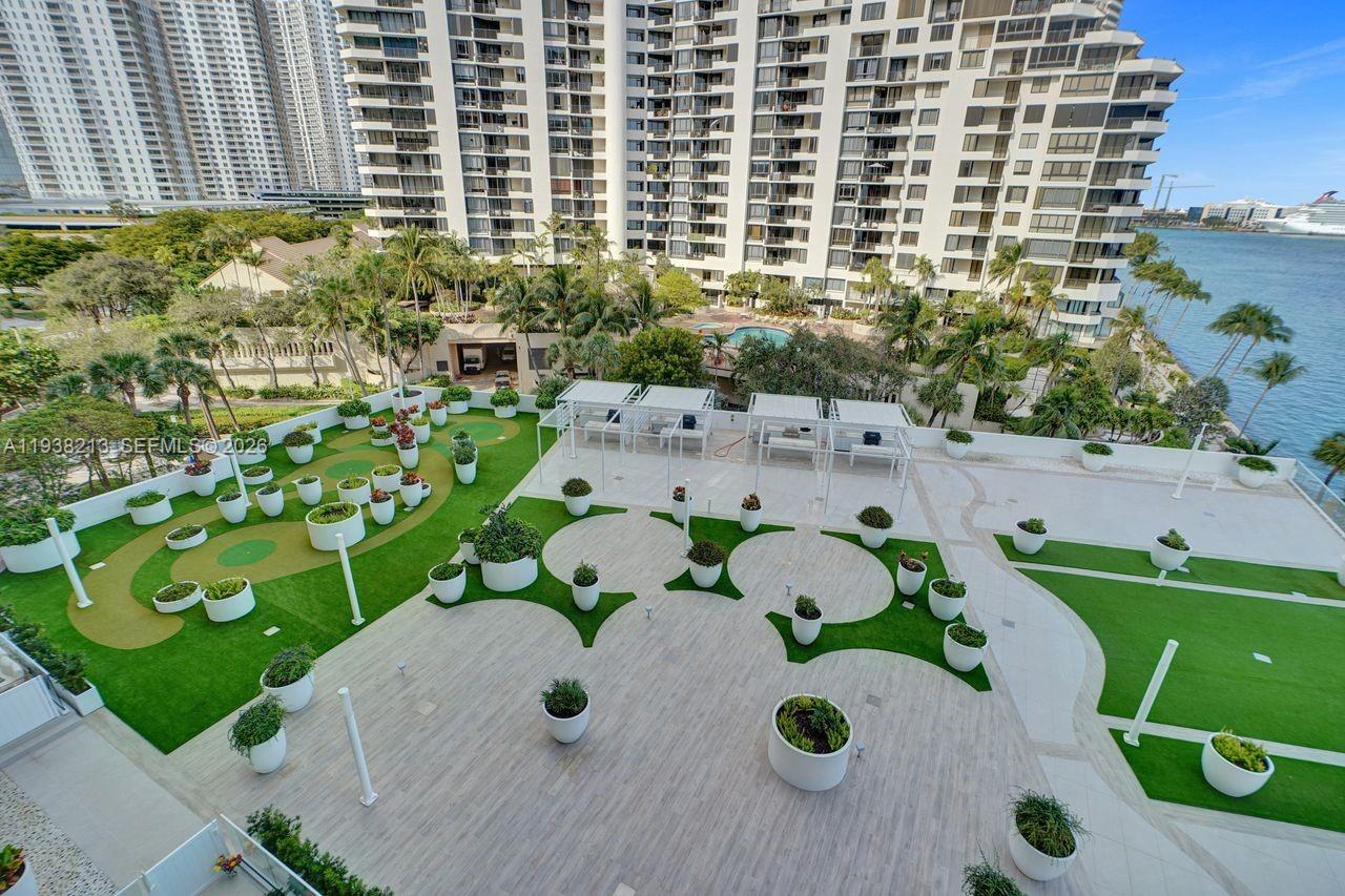 770 SE Claughton Island Dr # 813