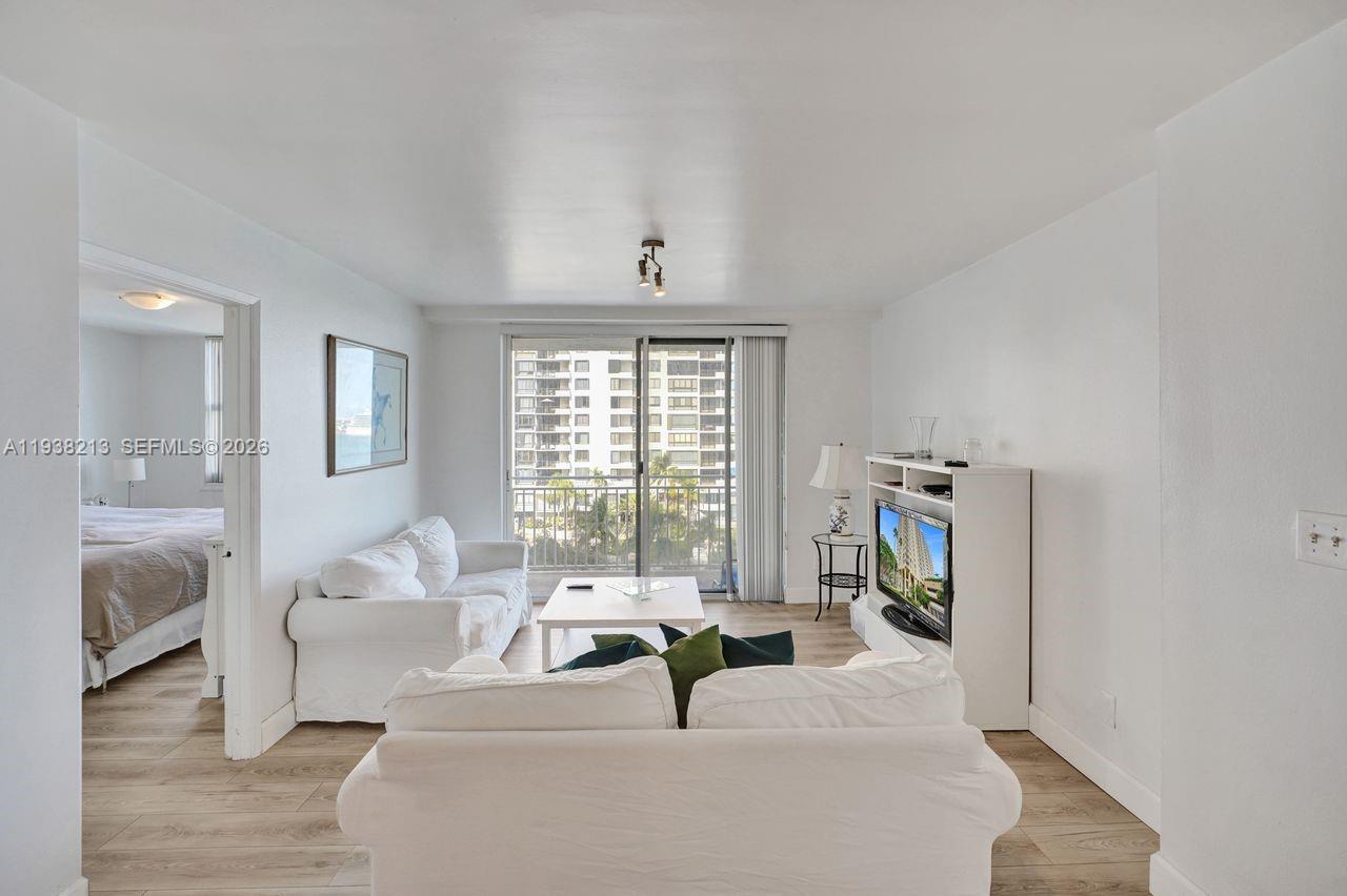 770 SE Claughton Island Dr # 813