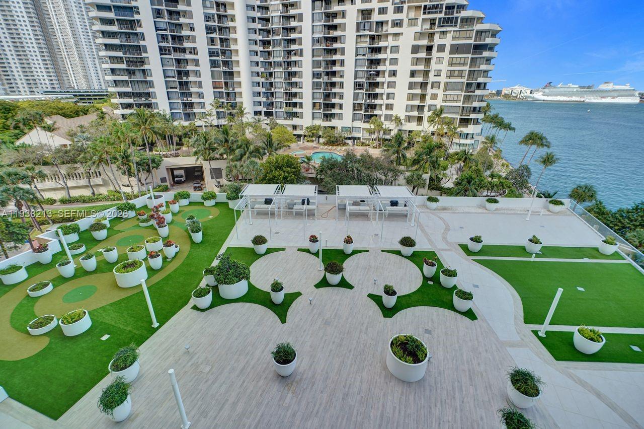 770 SE Claughton Island Dr # 813