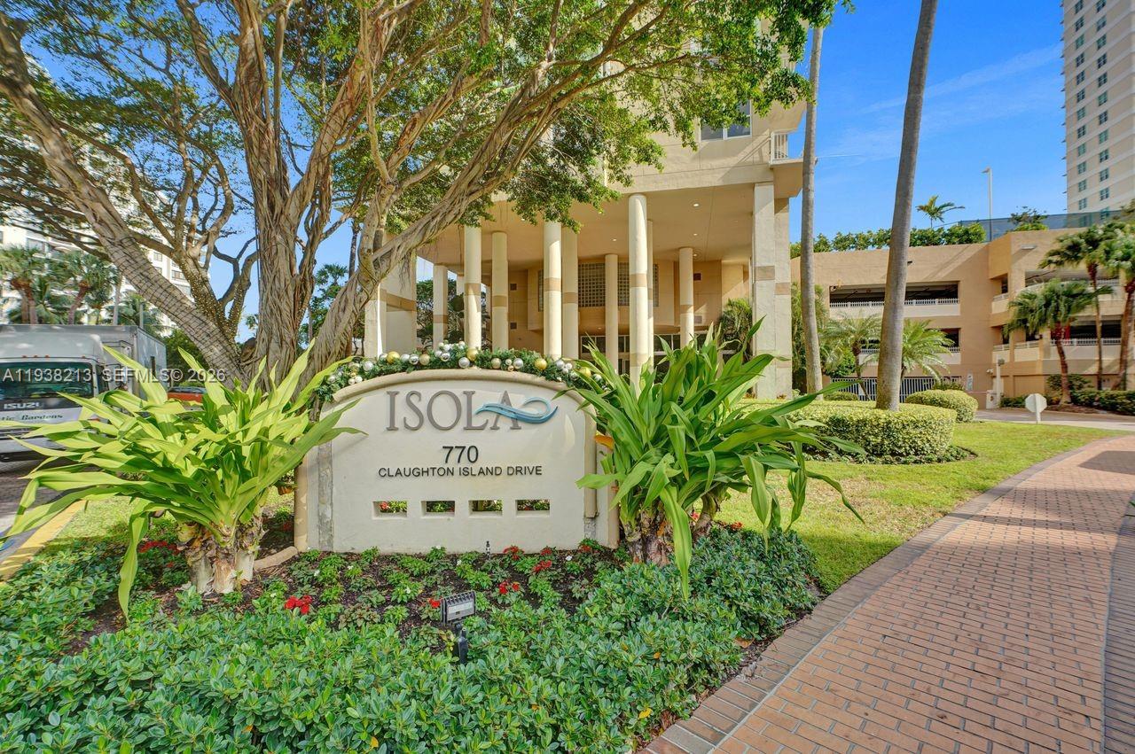 770 SE Claughton Island Dr # 813