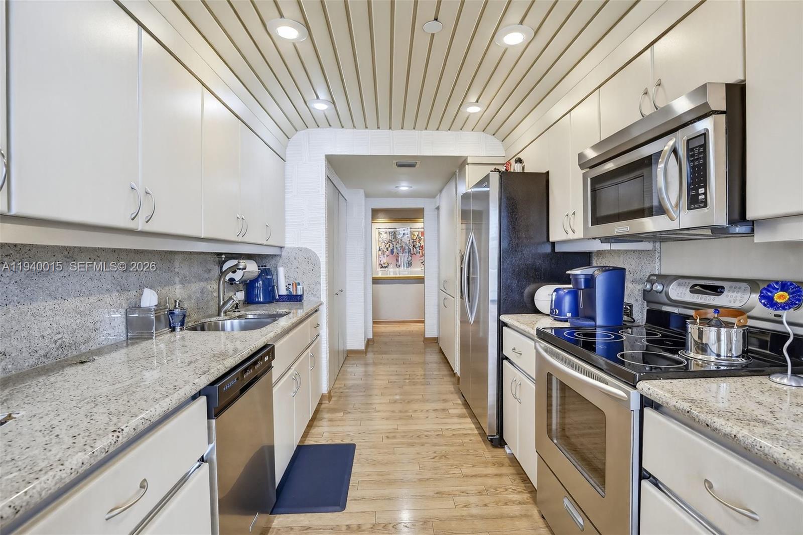 3000 Island Blvd # 502