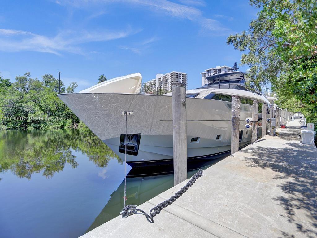 3000 Island Blvd # 502