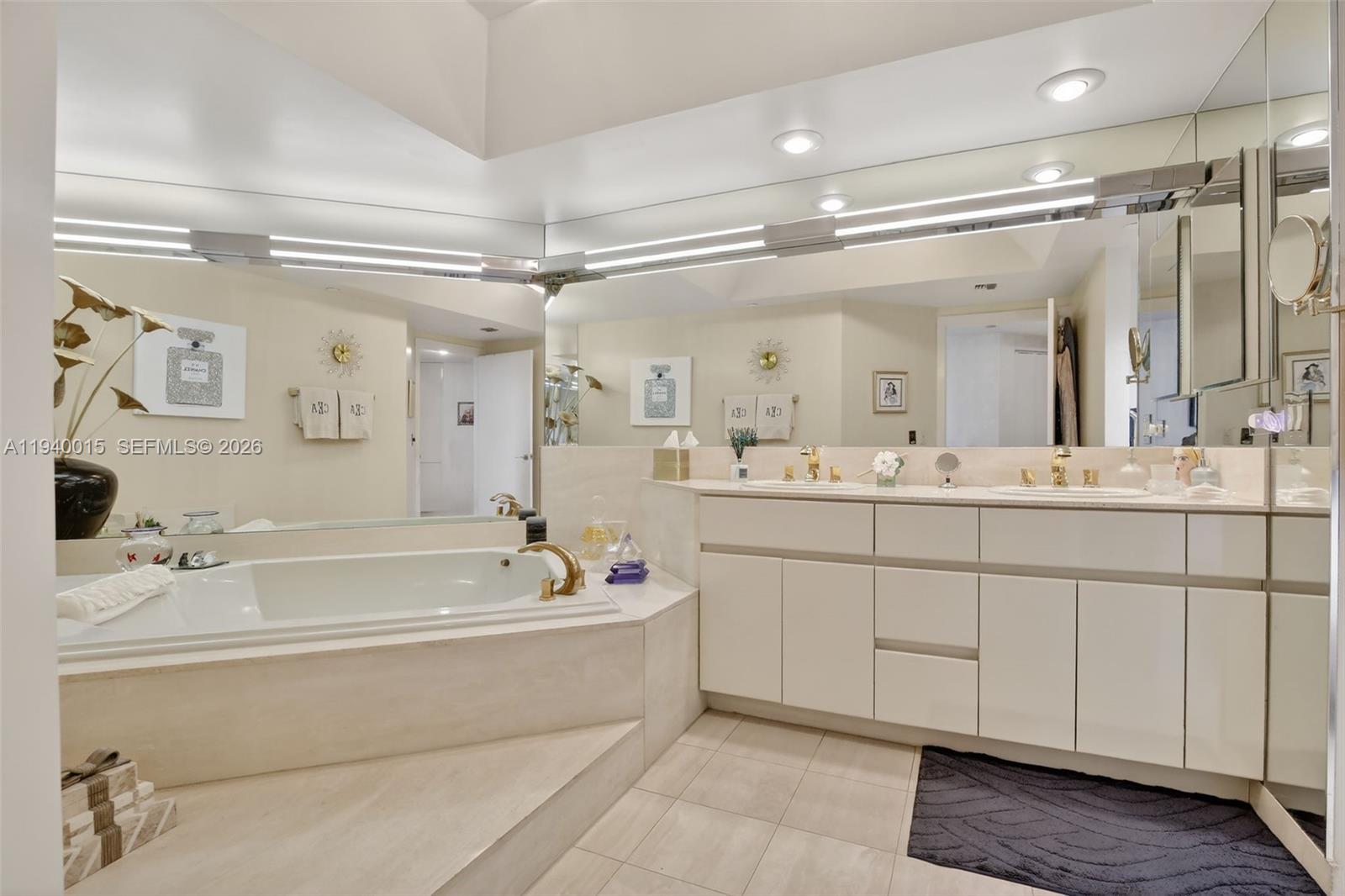 3000 Island Blvd # 502